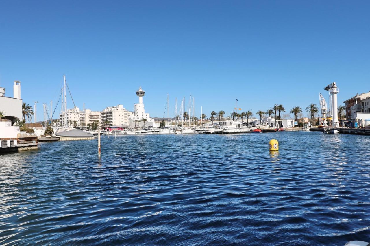 Requesens Villa Empuriabrava Bagian luar foto