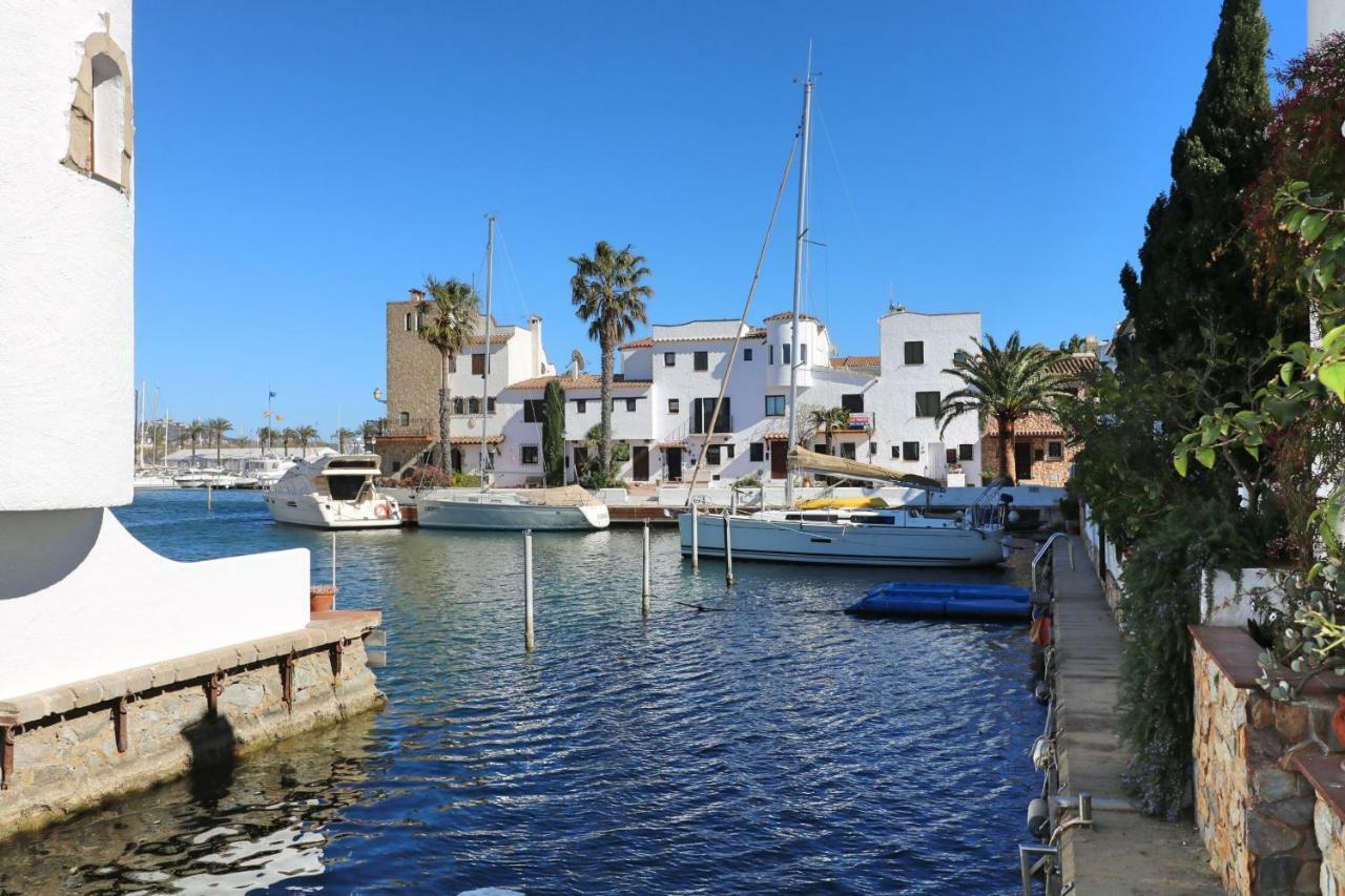Requesens Villa Empuriabrava Bagian luar foto