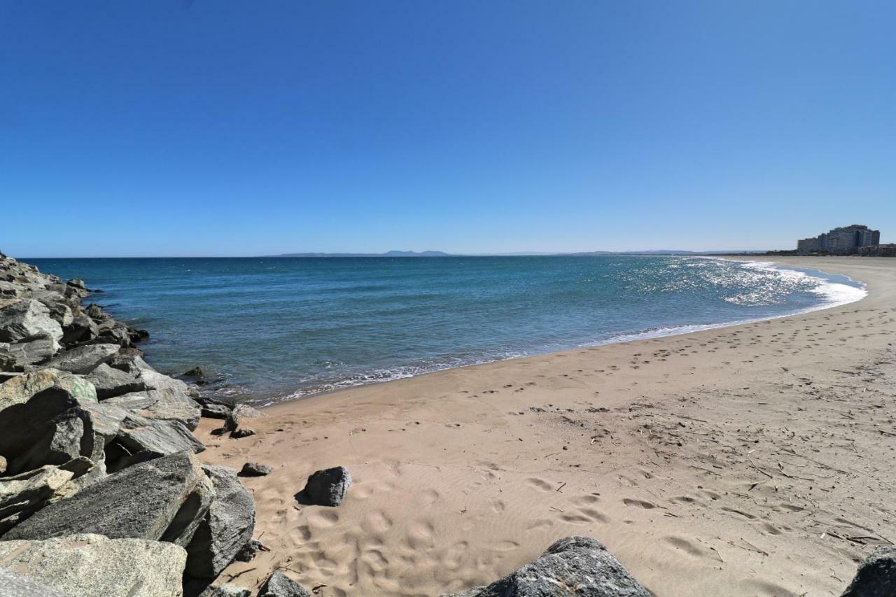 Requesens Villa Empuriabrava Bagian luar foto