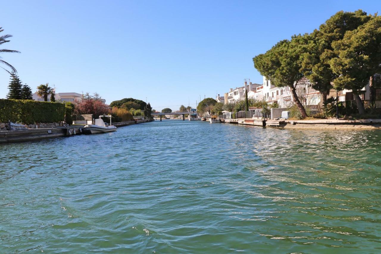 Requesens Villa Empuriabrava Bagian luar foto