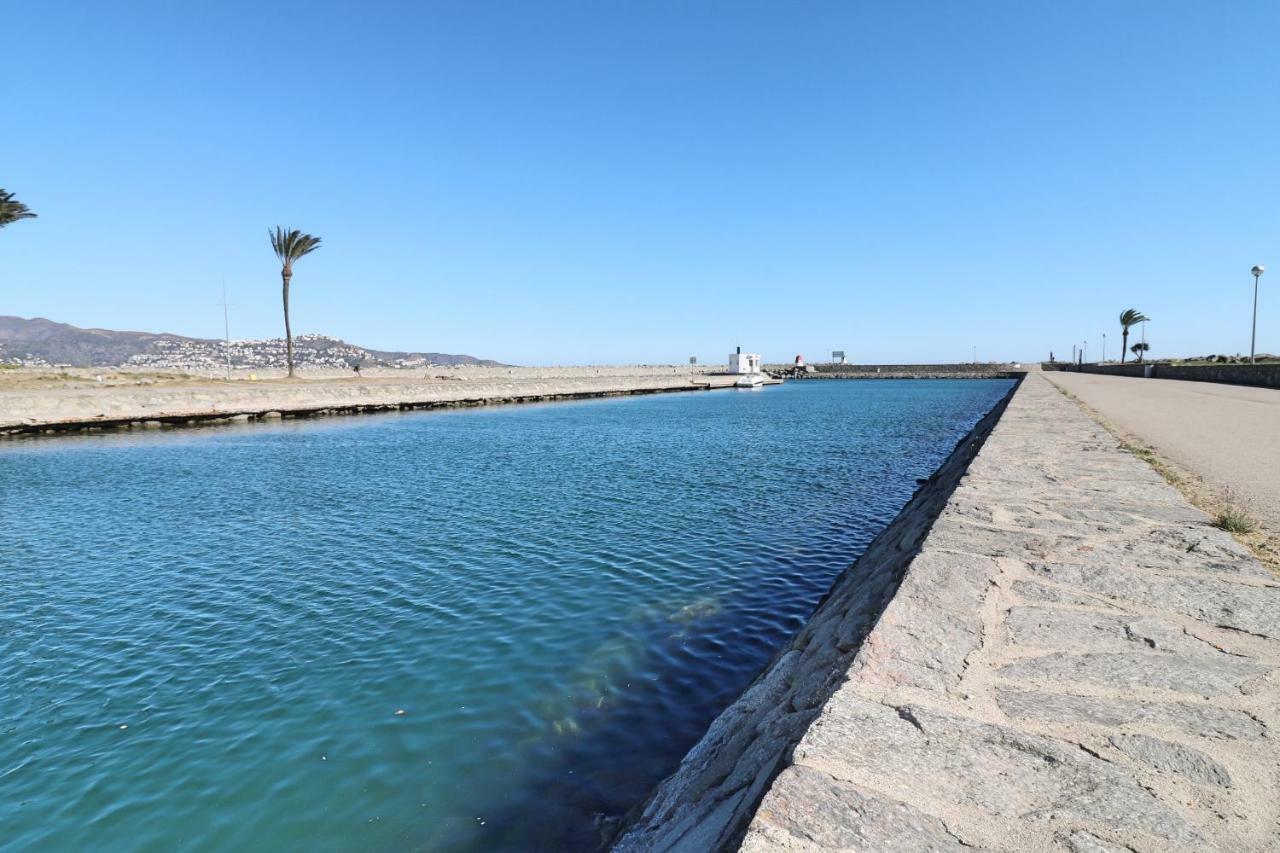 Requesens Villa Empuriabrava Bagian luar foto